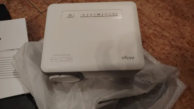 Mini proyector LED Akiyo O1