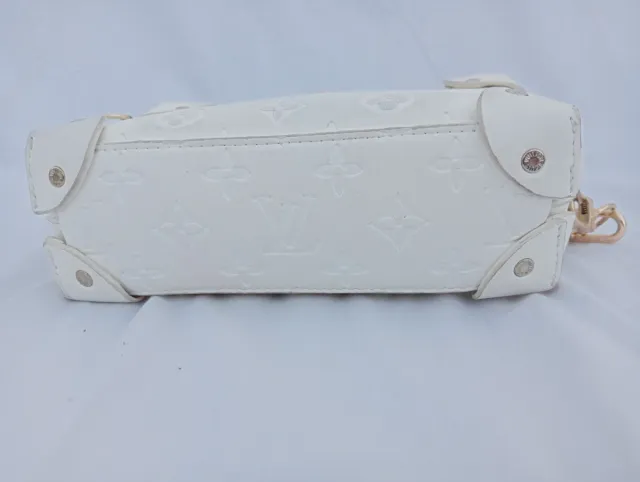 Borsa bianca con catena dorata