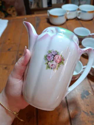 Juego de té de porcelana morado y rosa