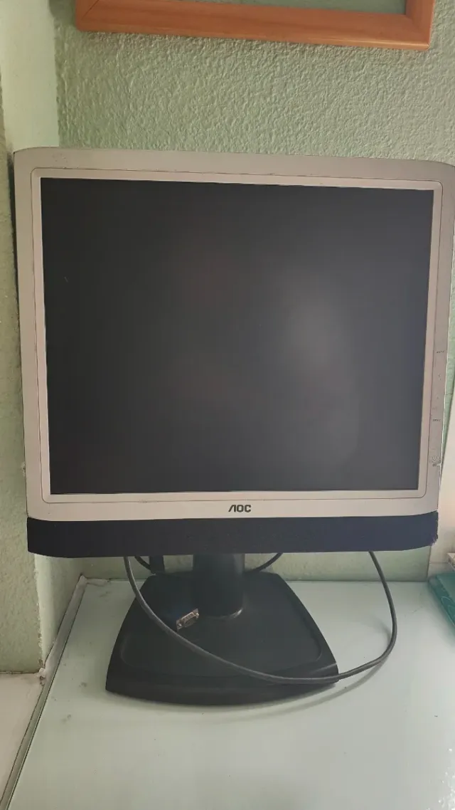 Monitor AOC Plata y Negro