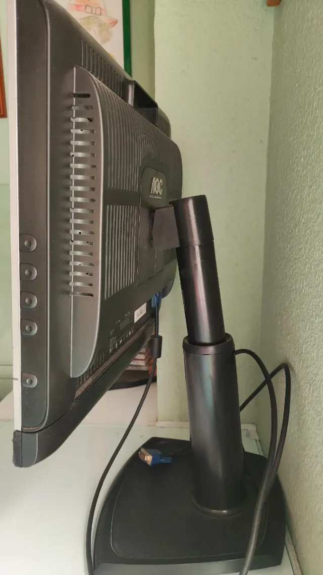 Monitor AOC Plata y Negro