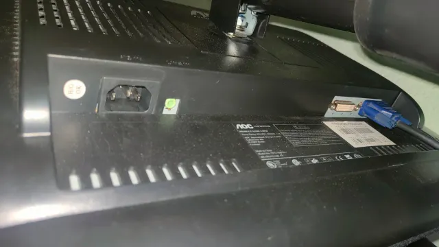 Monitor AOC Plata y Negro