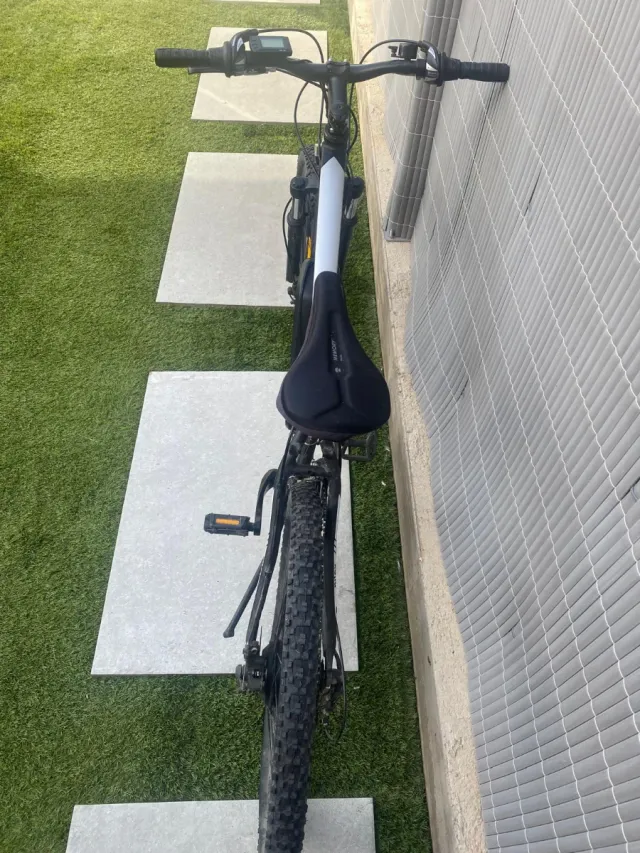 Bicicleta Eléctrica Negra