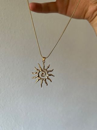 Collar Sol Espiral Dorado