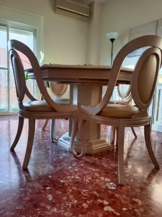 Mesa extensible octogonal y 6 sillas