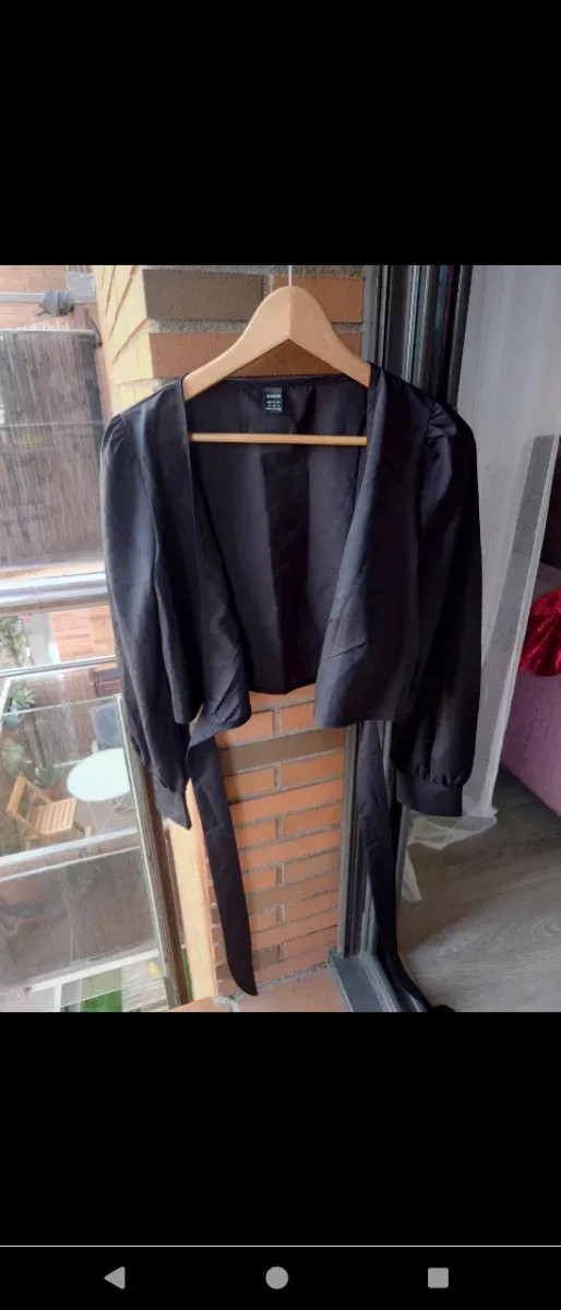 Blusa crop negra SHEIN talla única