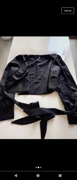 Blusa crop negra SHEIN talla única