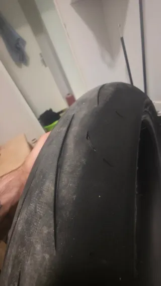 Dunlop D211 Medida 120/70/17 60%centro 40%lateral