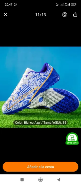 Zapatos de fútbol blancos y azules