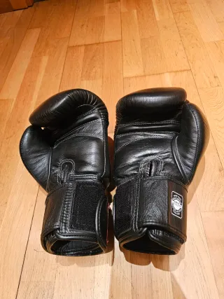 Guantes  Boxeo Muay Thai Twins 14 OZ Negros