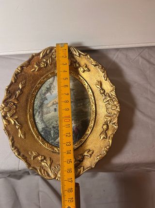 Pareja de cuadros ovalados dorados – escenas campe