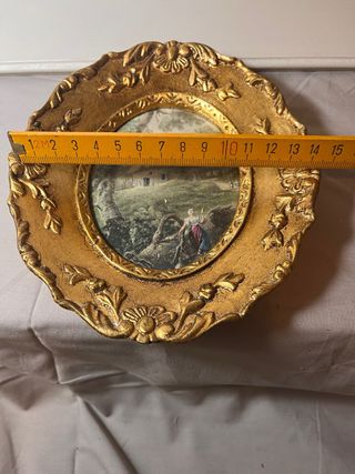 Pareja de cuadros ovalados dorados – escenas campe