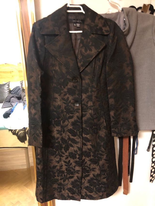 Abrigo largo ZARA estampado floral