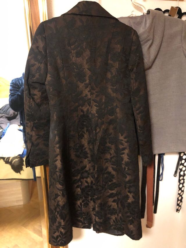 Abrigo largo ZARA estampado floral