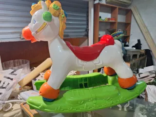 Caballito balancín infantil
