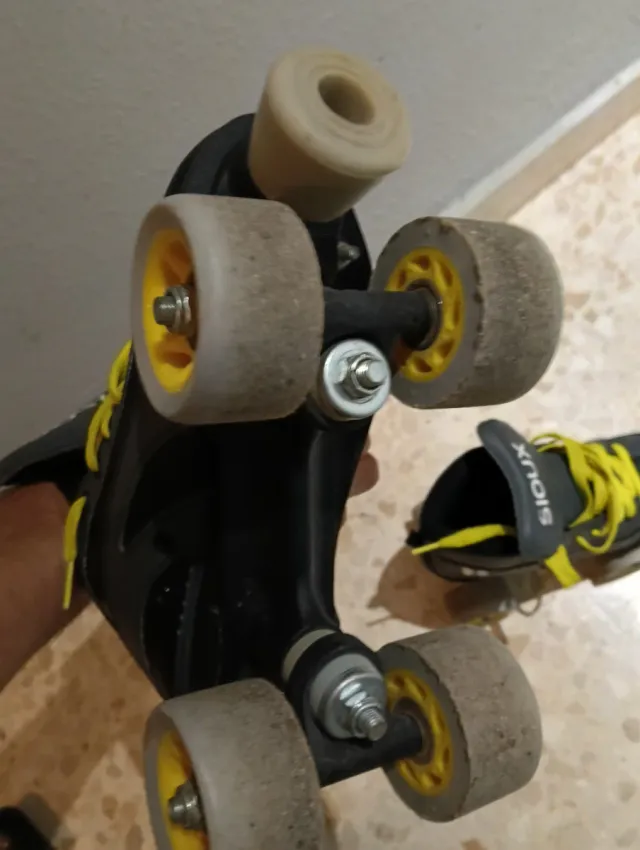 Patines Sioux 4 Ruedas  cordones Amarillos. 36