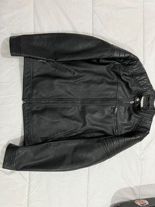 Chaqueta de cuero negra