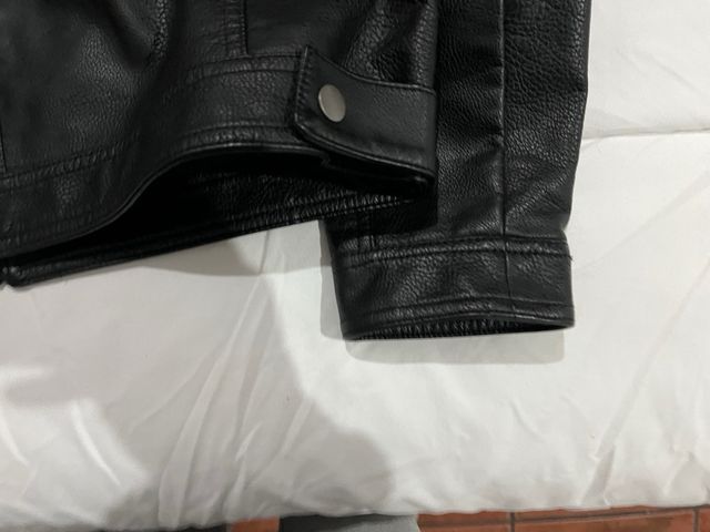 Chaqueta de cuero negra