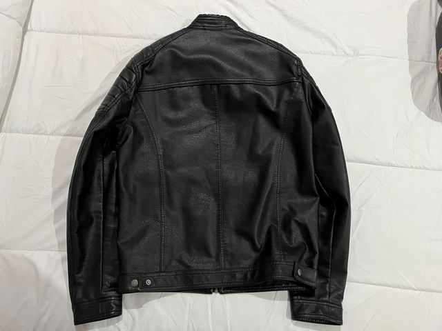 Chaqueta de cuero negra