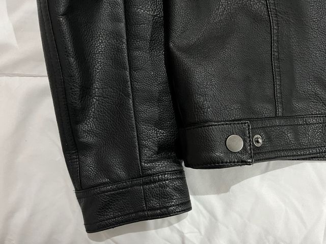 Chaqueta de cuero negra