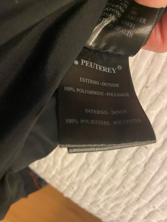 Chaquetón señora negro de plumas talla M