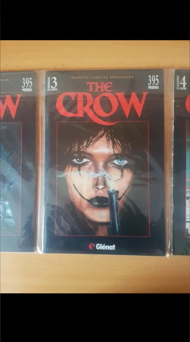 Figura The Crow + Comics