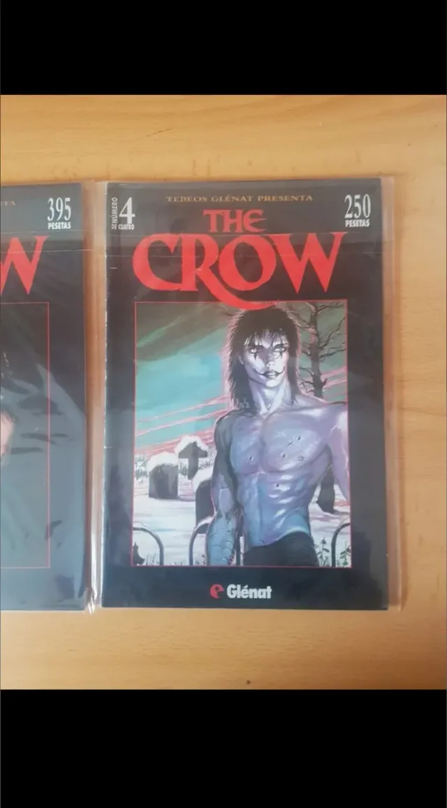 Figura The Crow + Comics