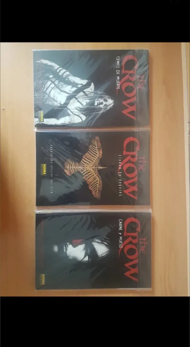Figura The Crow + Comics