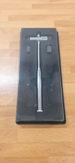 Martillo de reflejos, macizo