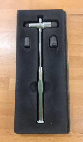 Martillo de reflejos, macizo