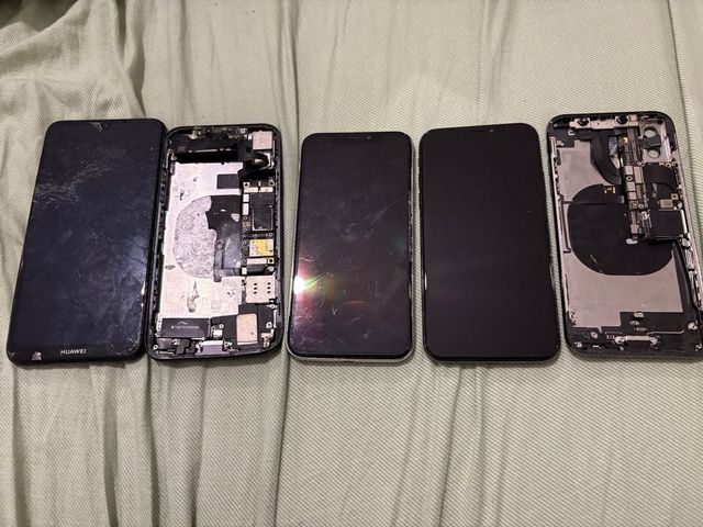 Lotto 5 iPhone rotti