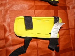 Espinilleras Fútbol Talla M Amarillas