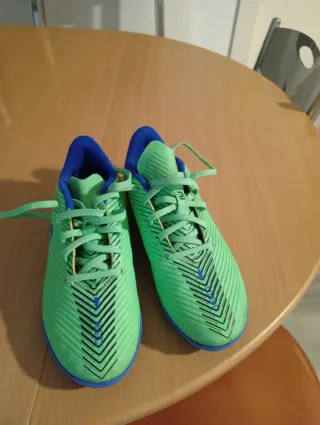 Zapatos de fútbol Adidas Talla 40