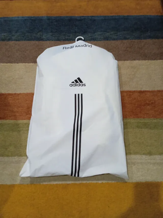 Cazadora Real Madrid Adidas Blanca y Azul