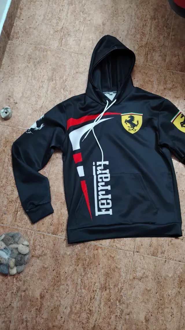 Sudadera Ferrari Hombre Talla L, sin la etiqueta.