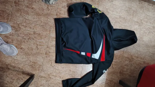 Sudadera Ferrari Hombre Talla L, sin la etiqueta.