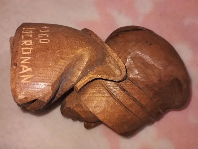 Figura tallada madera antigua