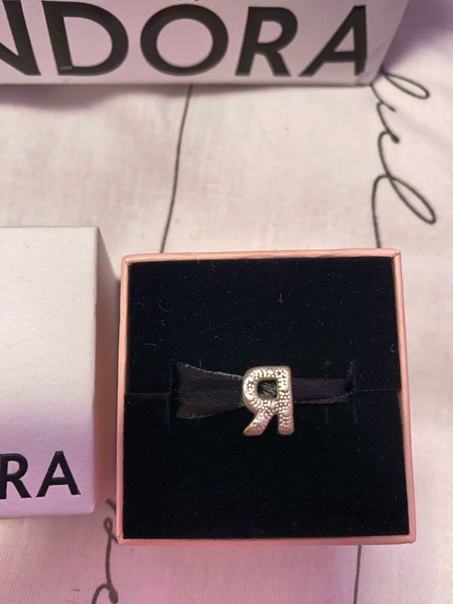 Charm Pandora Letra R Plata Ley