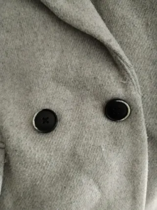 Abrigo gris doble botonadura