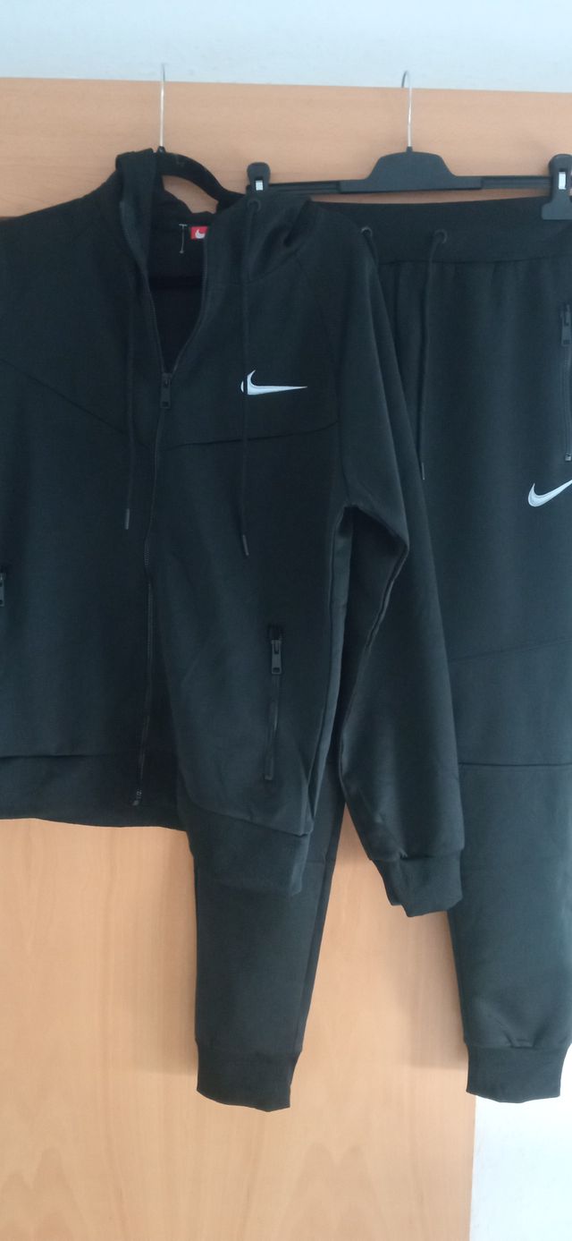 Chándal Nik Negro