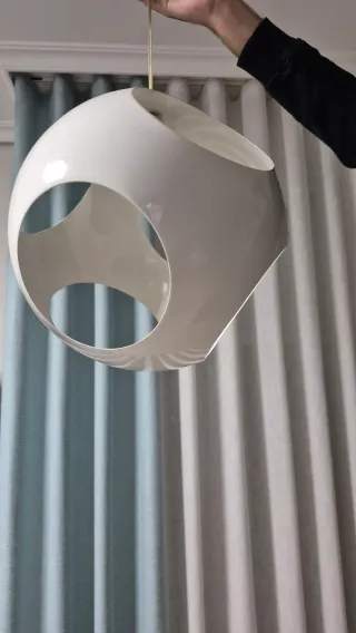 Lámpara colgante juvenil blanca y plateada