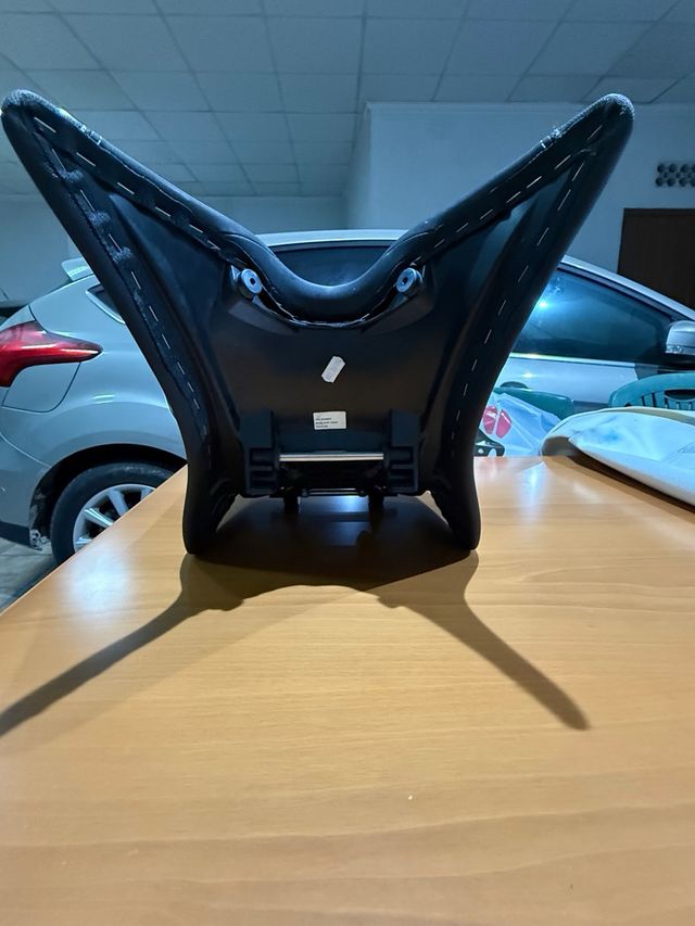 Asiento Moto Triumph 3D Mesh Bajo Conductor