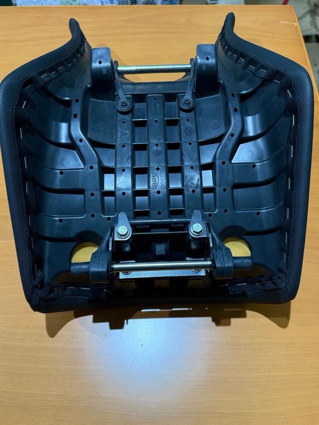 Asiento Moto Triumph 3D Mesh Bajo Conductor