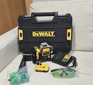 Nivel láser DeWalt con accesorios RÉPLICA