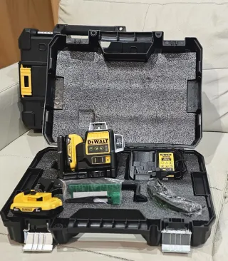 Nivel láser DeWalt con accesorios RÉPLICA