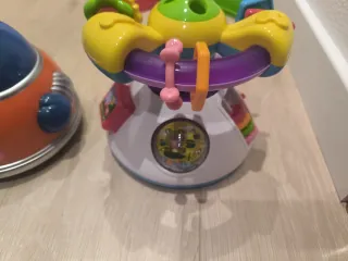 Juguetes Bebé Proyector y Robot Chicco con movimie