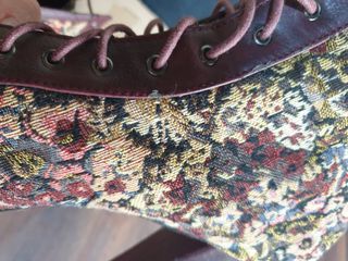 Botas de tacón con estampado floral