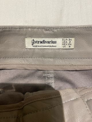 Pantalón de cuero beige