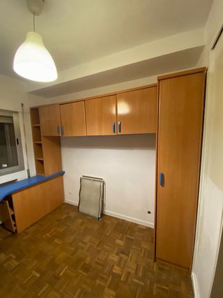 GRATIS. Conjunto escritorio y armario madera