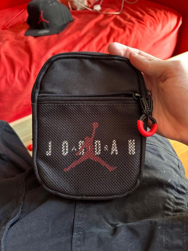 Riñonera Jordan Negra